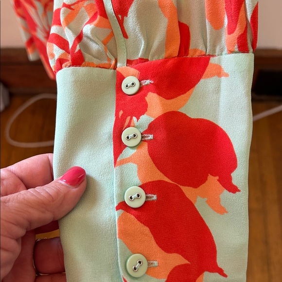 Tyler boe lime green orange floral batwing silk blouse Size M EUC - Picture 4 of 10